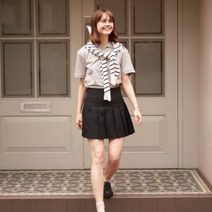 UNIQLO Black Pleated Mini Skirt